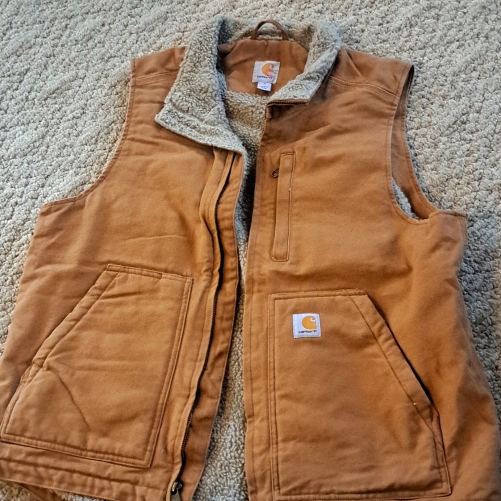Mens Cargartt vest. Size Medium